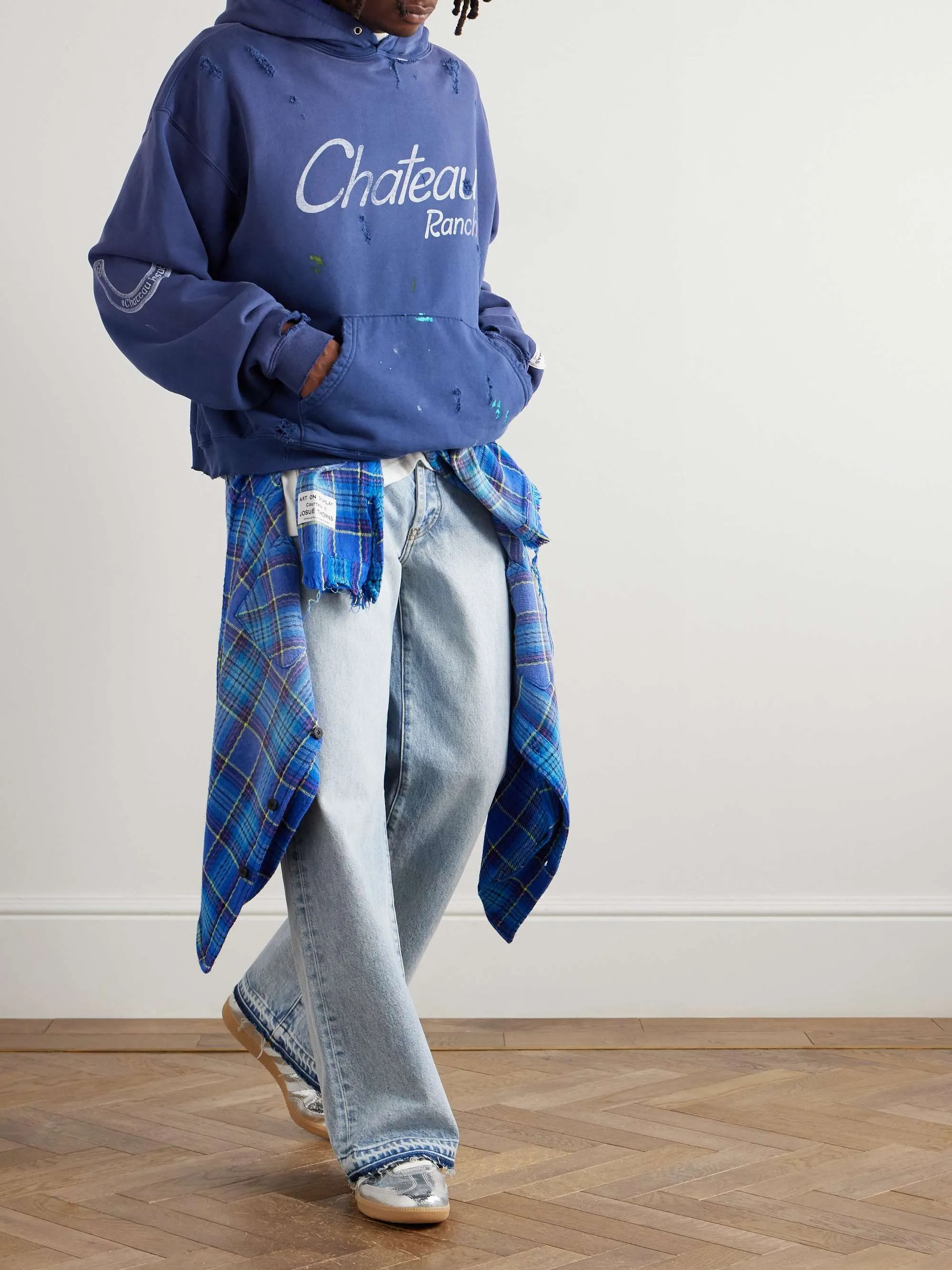 GALLERY DEPT. CHATEAU RANCH HOODIE/NAVY Horseshoe Winery Splash Ink Destroyed Hoodie Washed Blue S-XL Assute Reactive Dyes Ready-made Clothes Fade Process Post-Fry Color Processing Super Heavy and Cumbersome Too Many Cuts and Hanging Wormhole Destruction Process➕Hand-Splashed Ink Very Time-consuming and Labor-intensive Correct Version Original Main Mark➕Large Main Mark➕Yellow Wash Mark The original BOXY short and wide version has not been changed at all. God-cut. Authentic level printing process. Post-washing treatment to show natural aging effect.